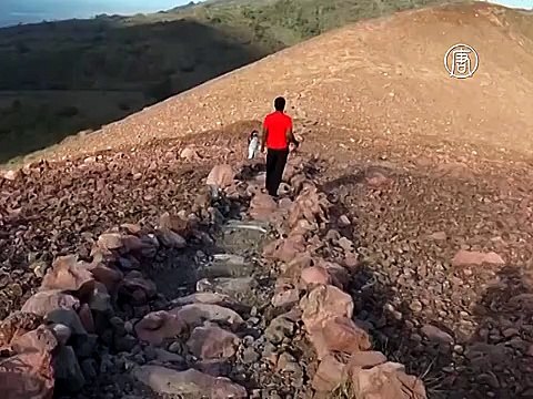 Альпинисты сняли начало извержения вулкана на видео