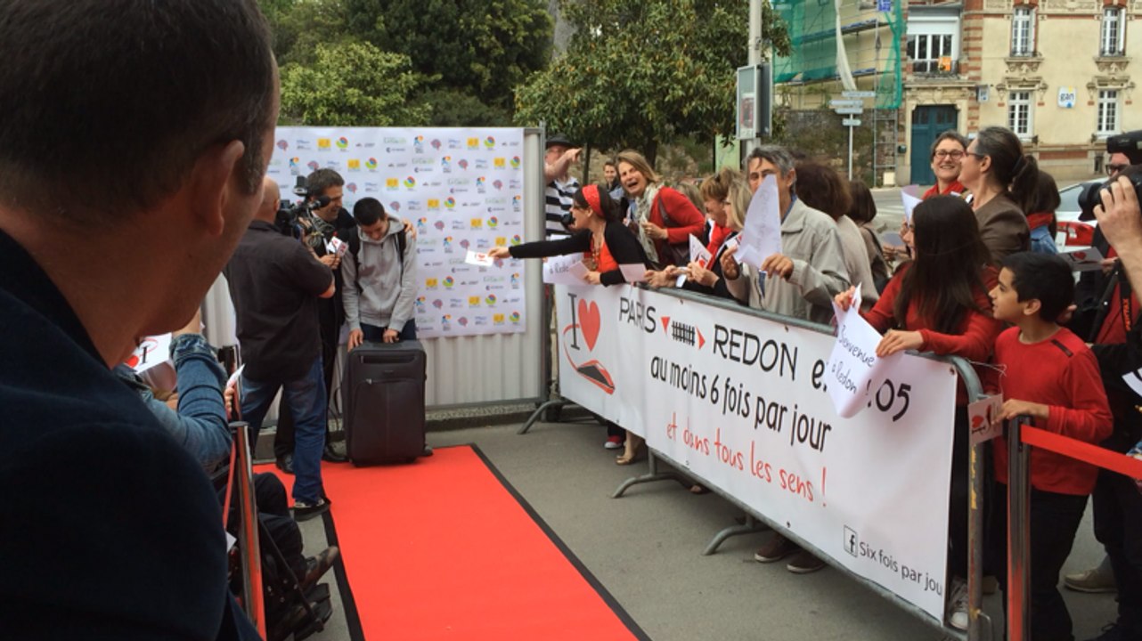 Accueil de stars pour les passagers des TGV à Redon