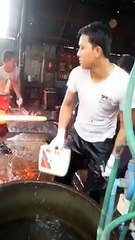 Berhentilah Mengeluh, Lihat Bagaimana Mereka Bekerja