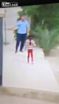 Delivery man steals earrings from girl