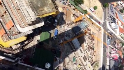 Trabalhadores da construção civil protestam no Papicu