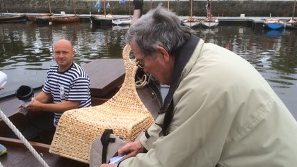 300 lettres prennent le bateau