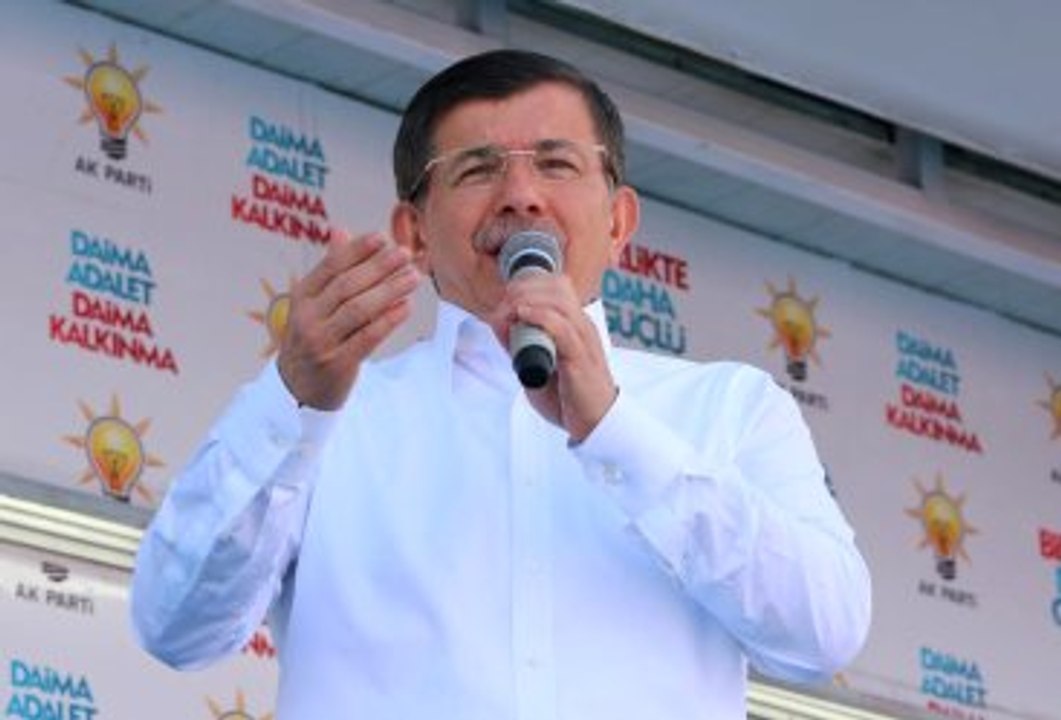 Davutoğlu, "Menderes asılırken MHP Neredeydi" Dedi, MHP'den Jet Yanıt Geldi