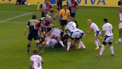 Dave Attwood découpe Luke Wallace