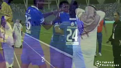 Salem Al Dawsari hakeme kafa attı