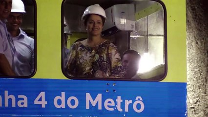 Dilma Rouseff visita obras en Rio