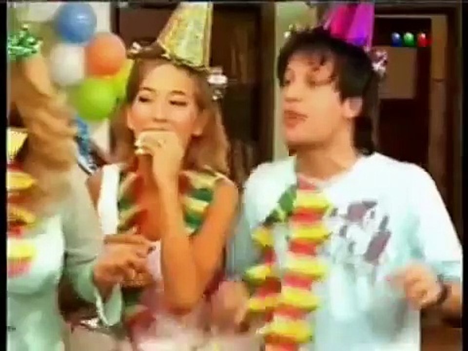 CASADOS CON HIJOS EL CUMPLE DE PEPE CANTAN FELIZ C