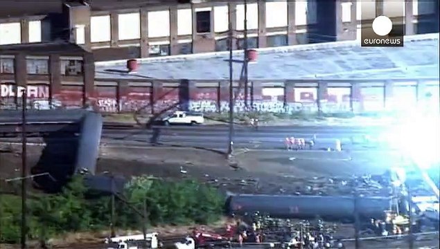 В США расследуют обстоятельства крушения поезда в Филадельфии