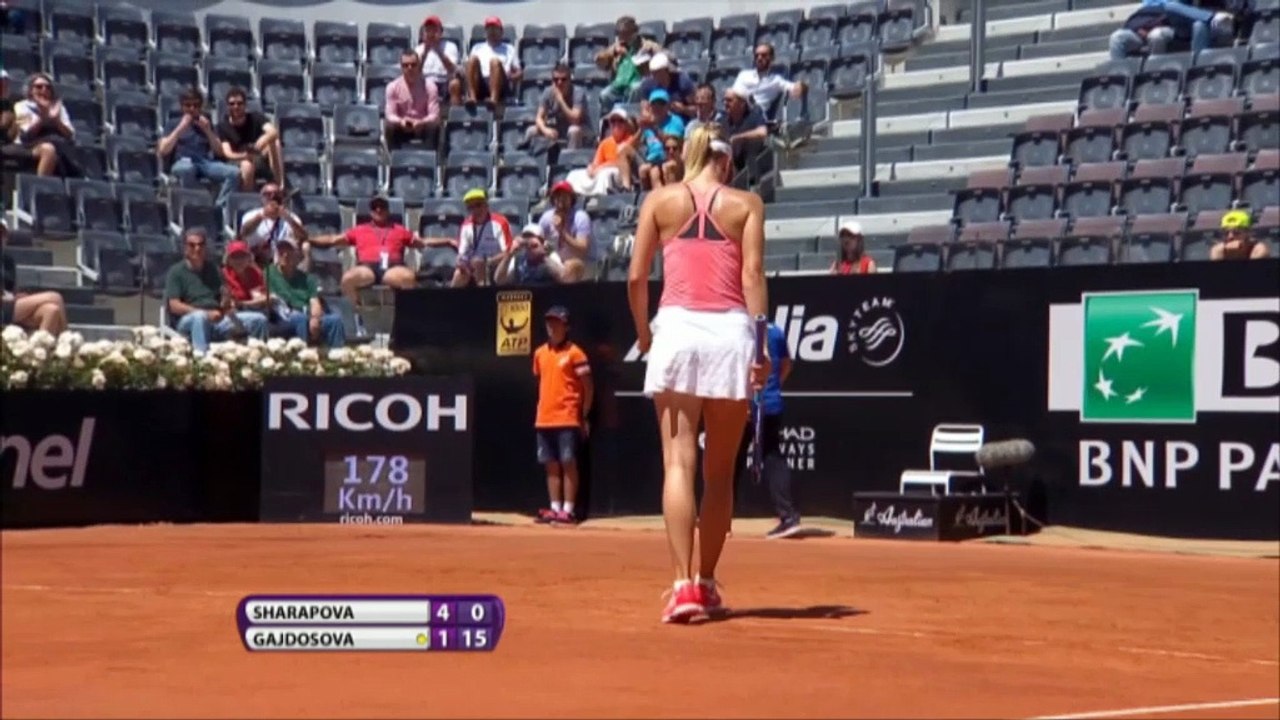 Serena locker, Azarenka wackelt kurz