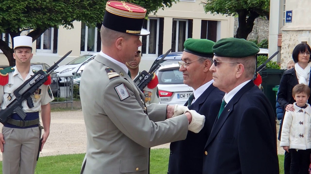 remise de la Médaille de la Reconnaissance de la Nation à Rafael et Hermann