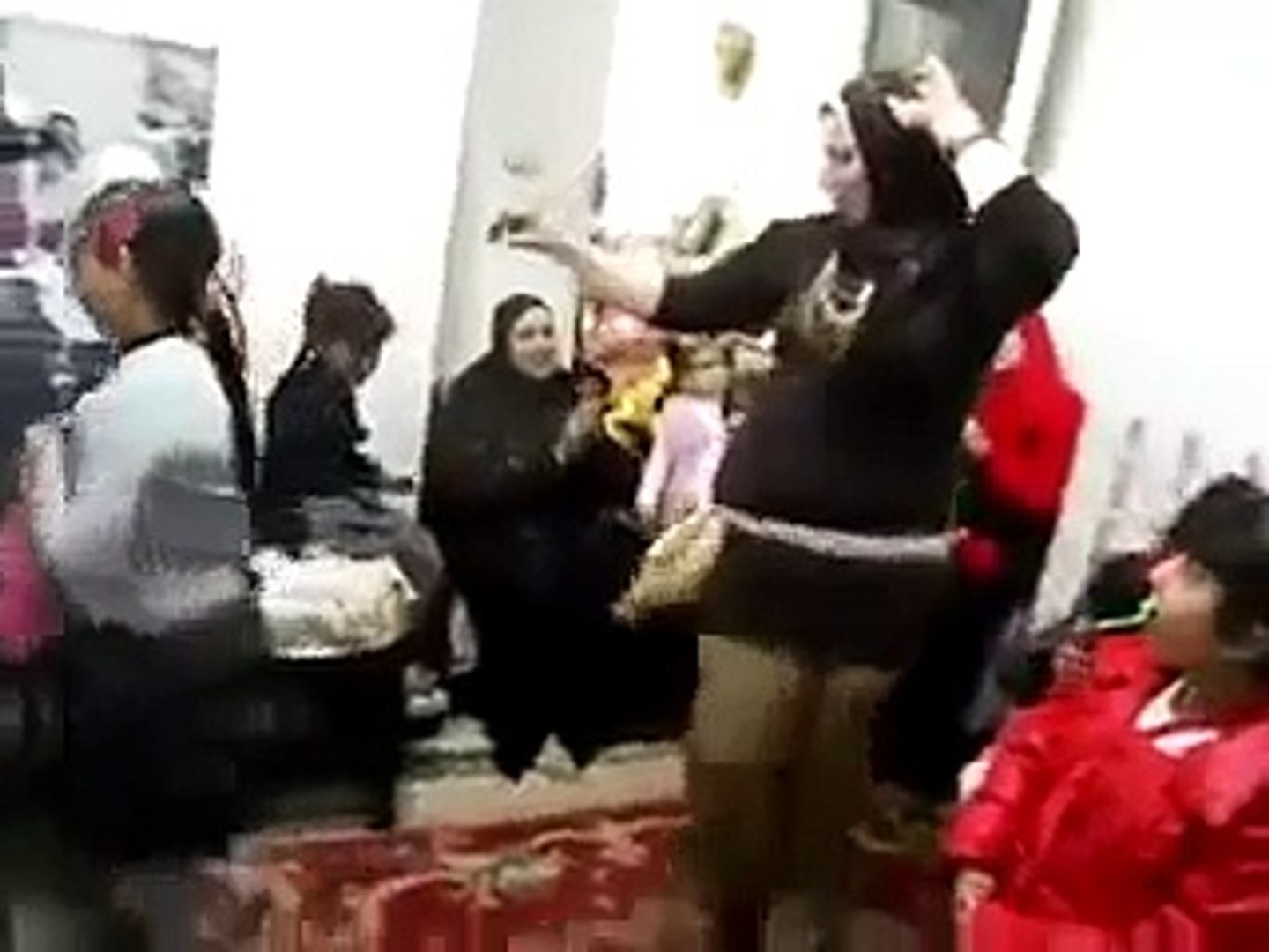 دلع بنات الكيك رقص محجبة في فرح مصري Keeek - Vidéo Dailymotion