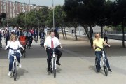 Rajoy arropa a Aguirre y Cifuentes montando en bici
