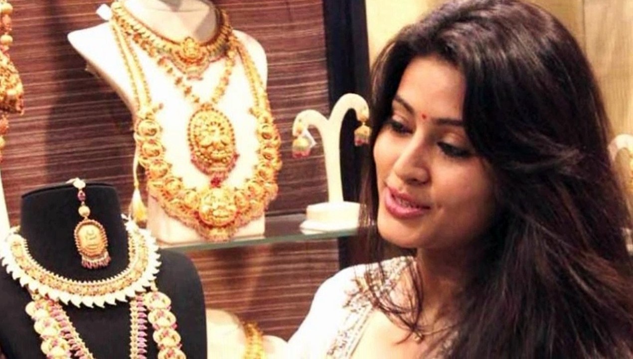Sneha At Malabar Gold Artistry Collection