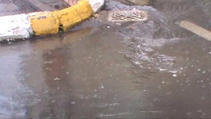 İskenderun'da Şiddetli Yağış ve Fırtına