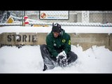 University of Oregon snowball fight goes balls out