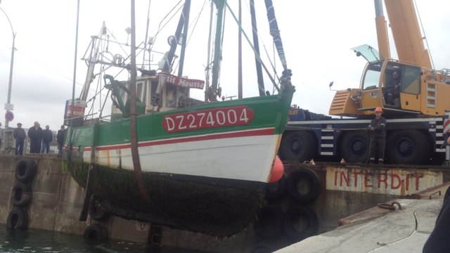 Le bateau P´tit Mousse gruté hors de l'eau