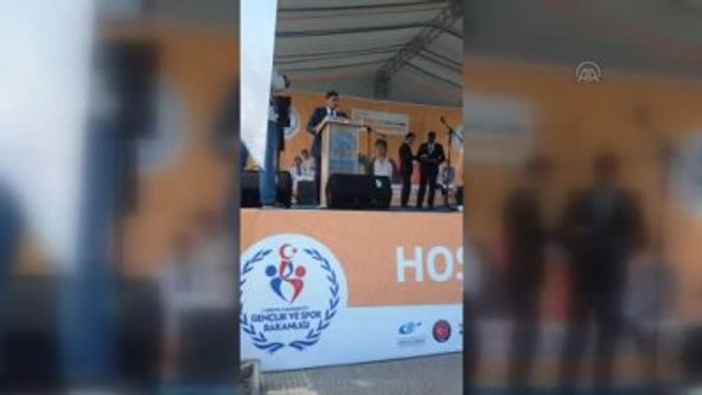 Erdoğan İçin Okuduğu Şiir Nedeniyle Okuldan Atıldığı İddiası