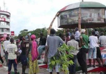 Demonstrators Scatter From Bujumbura's Independence Square After Shots Fired