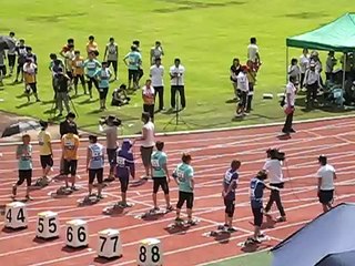 110827 Minho with his hyungs + Minho hugging Eunhyuk under the Umbrella @ Idol Championship