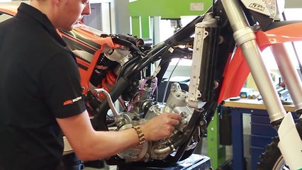 Download Video: Changer son piston sur sa moto - conseils mécanique par TOBESPORT