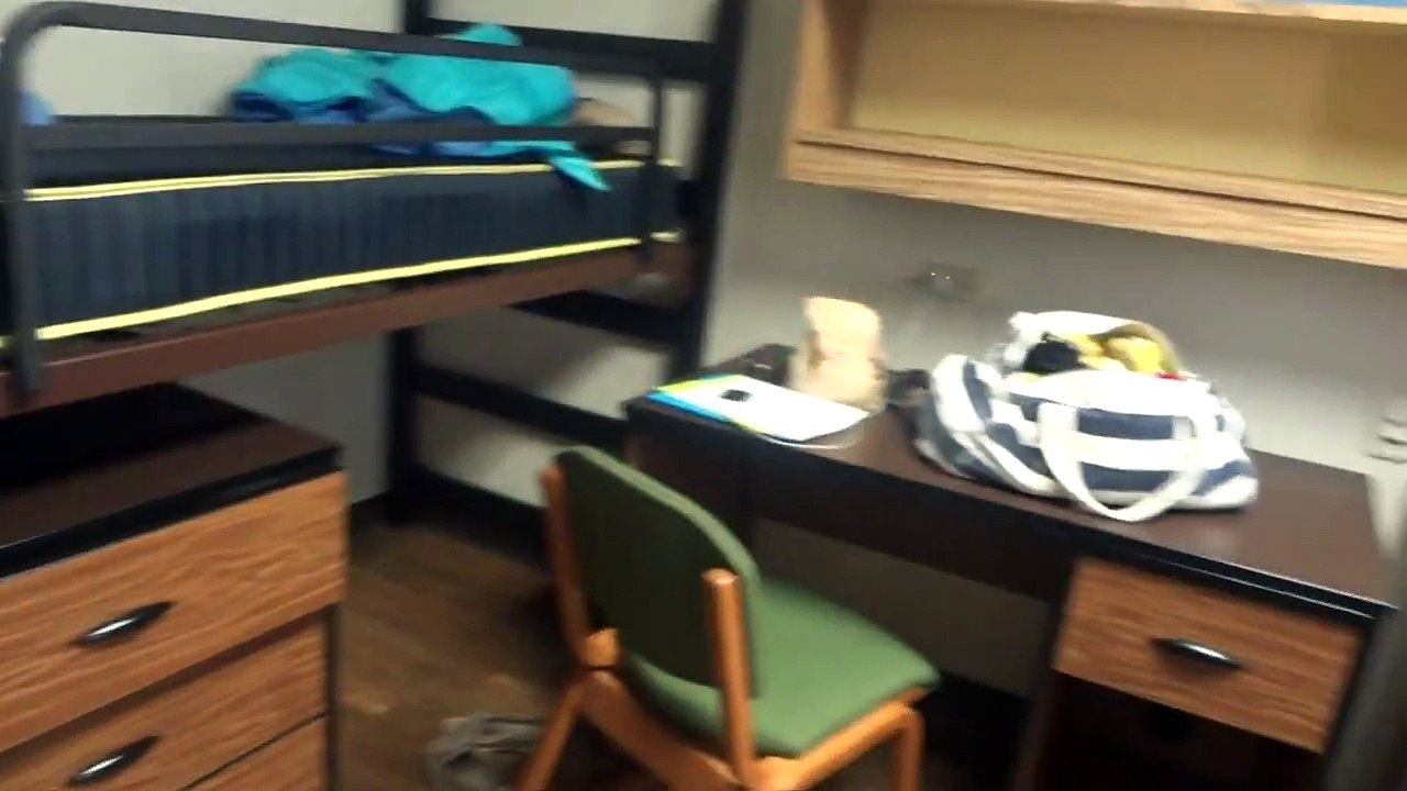 Kerr Hall Dorm tour [UNT, University of North Texas]