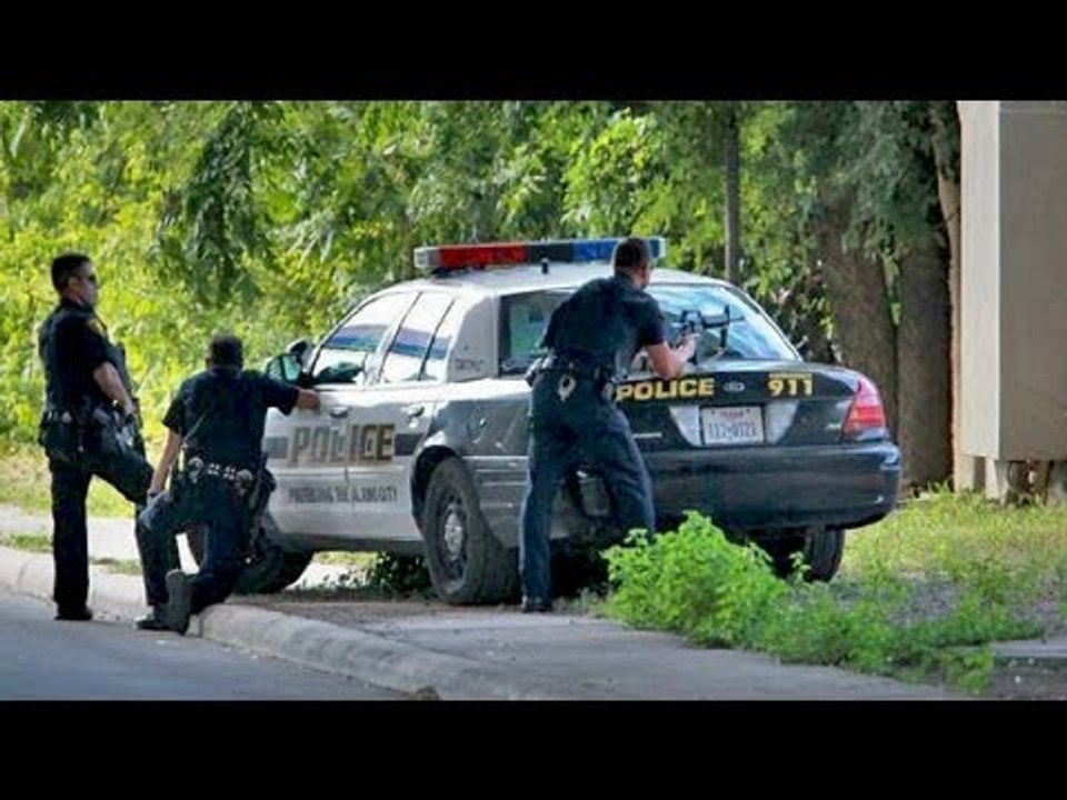 San Antonio standoff in motel ends, one policeman injured