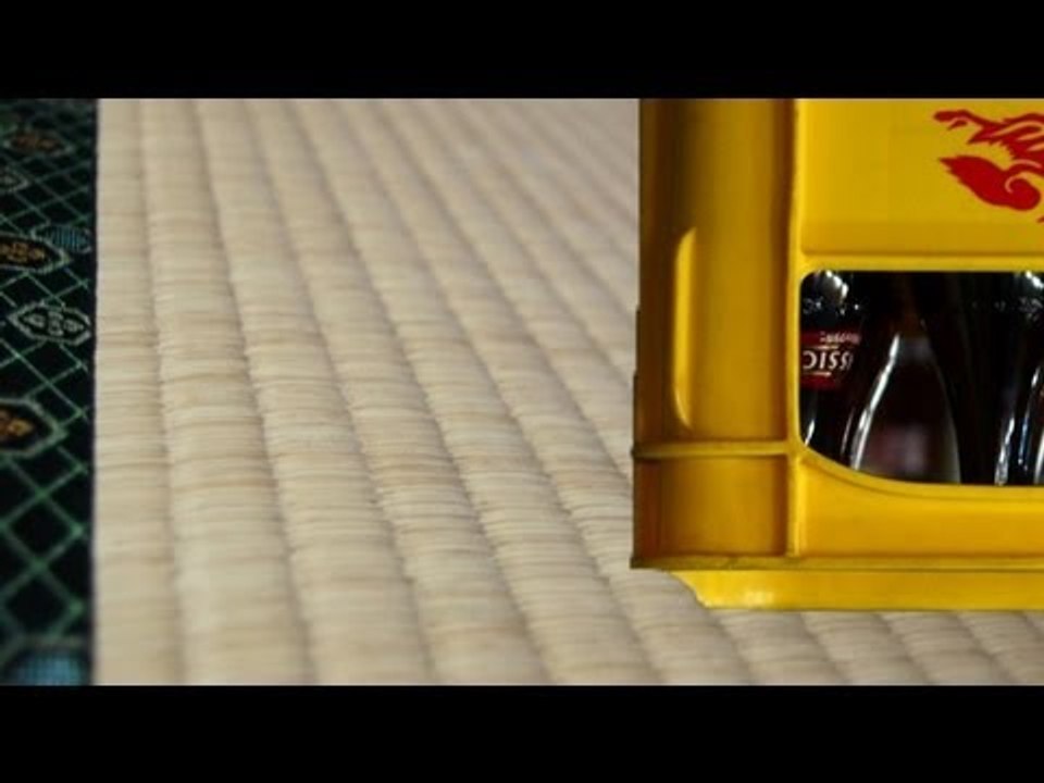 母親の遺体をポリ袋で包み放置