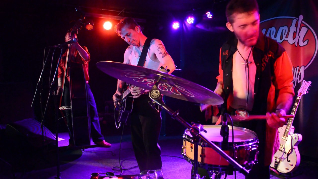 Smooth and The Bully Boys - Tamines 13/05/2015 " Train kept a rollin' - Lonesome train - Folsom prison blues "