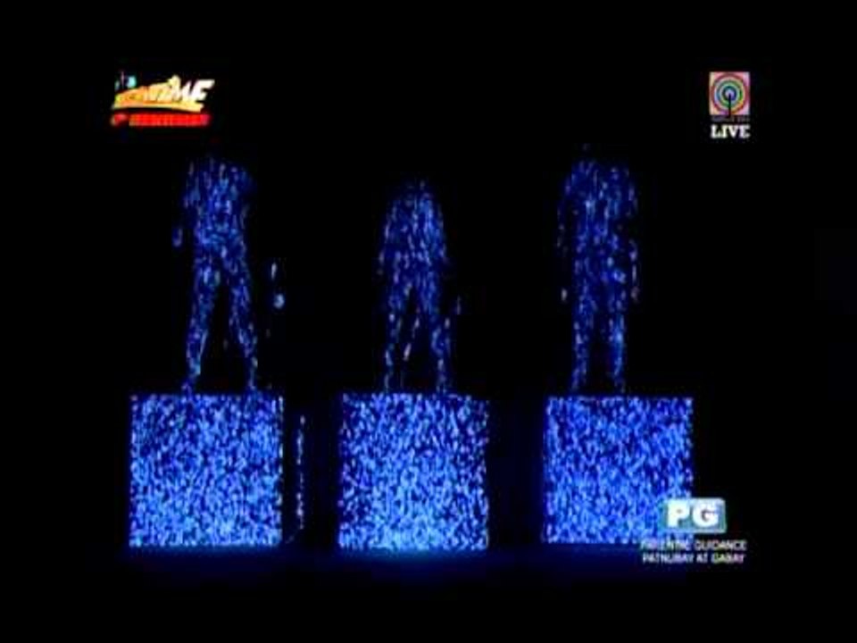 WATCH: Vhong, Billy, Coleen go high-tech on 'Showtime'