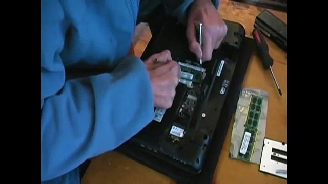HOW TO INSTALL MEMORY UPGRADE TOSHIBA SATELLITE LAPTOP