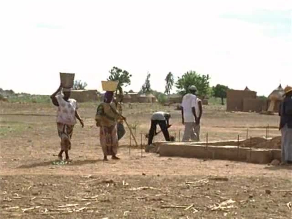 Zum Vergleich - Trailer (English)