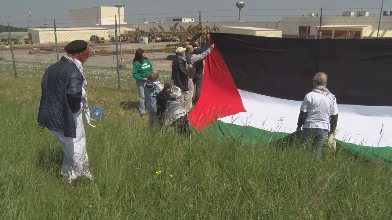 Les Palestiniens contre les bulldozers Caterpil...