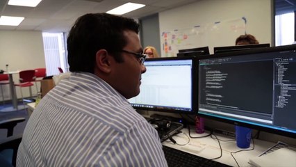 A Day in the Life of a Software Developer: Behind the Code 👩‍💻