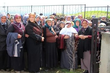 Hasta Ziyaretinden Dönerken Ölen 6 Kişi Toprağa Verildi