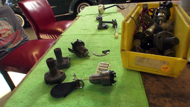 Classic VW BuGs '55 Beetle Ragtop Road Trip Garage Barn Find Resto Project Pt. 7