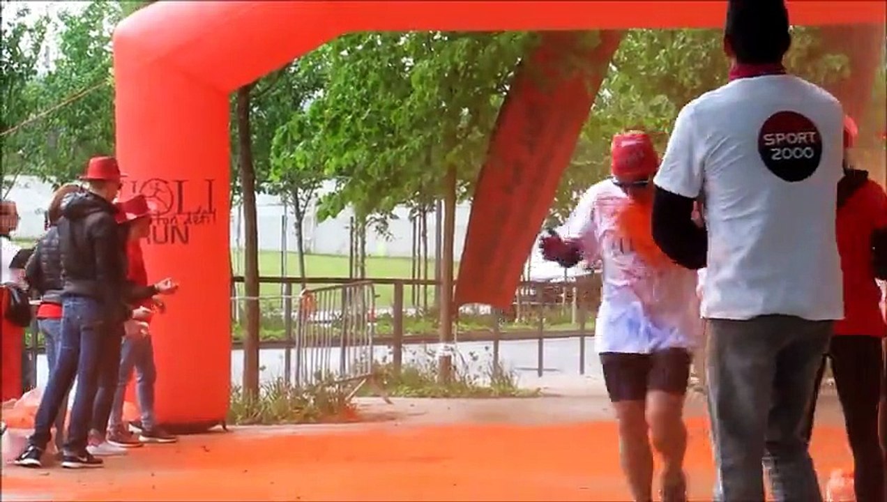 La première Holi Run lensoise organisée par des étudiants de l'IUT a réuni près de 850 coureurs ce jeudi 14 mai