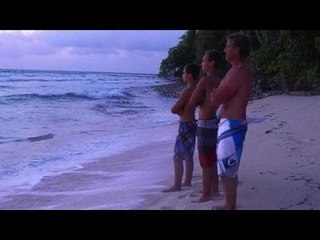 夏休み　無人島でサバイバル