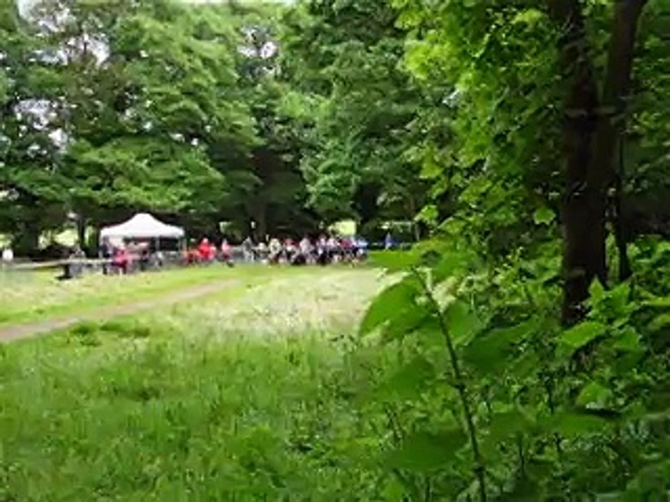 depart de la 3 ieme vague du canicross st erblon 2015 avec calypso et stephanie du club canin  de st gilles