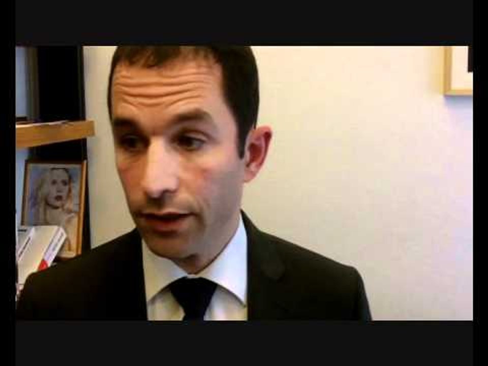 Benoit Hamon tombe dans le Bocal !