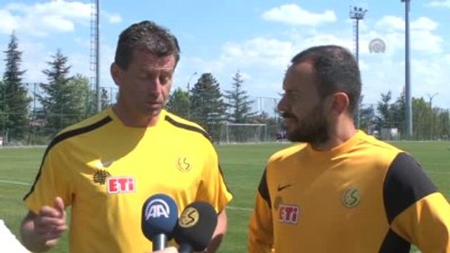 Eskişehirspor Teknik Direktörü Skibbe: 3 Puanı Almayı Hedefliyoruz