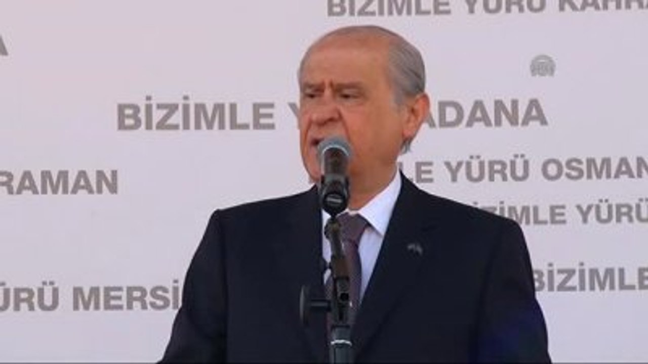 Bahçeli: "Yeni Bir Anayasayı Milletimize Hediye Edeceğiz"