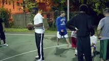 Игрок NBA играет под видом старика-NBA players playing under the guise of an old man