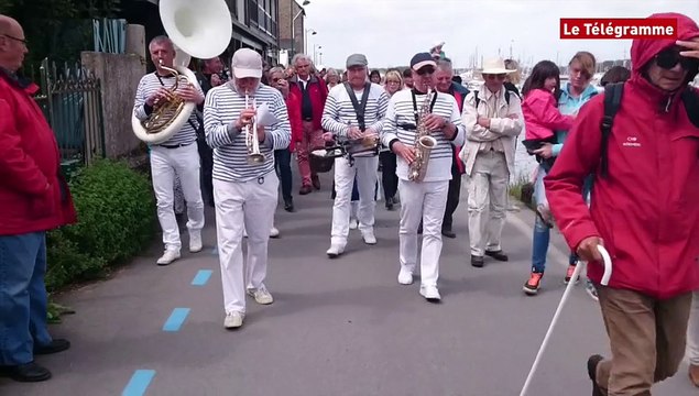 Ile-aux-Moines (56). L'ambiance monte avant le venue de l'hydrograaf