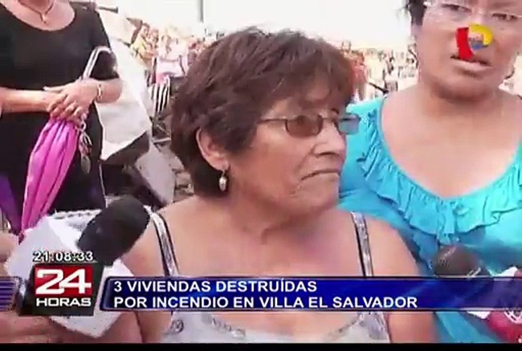 Voraz incendio en Villa El Salvador redujo a cenizas tres viviendas