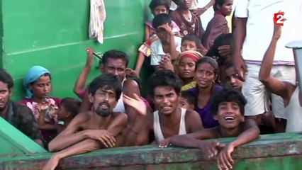 Des migrants appellent à l'aide au large de la Thaïlande