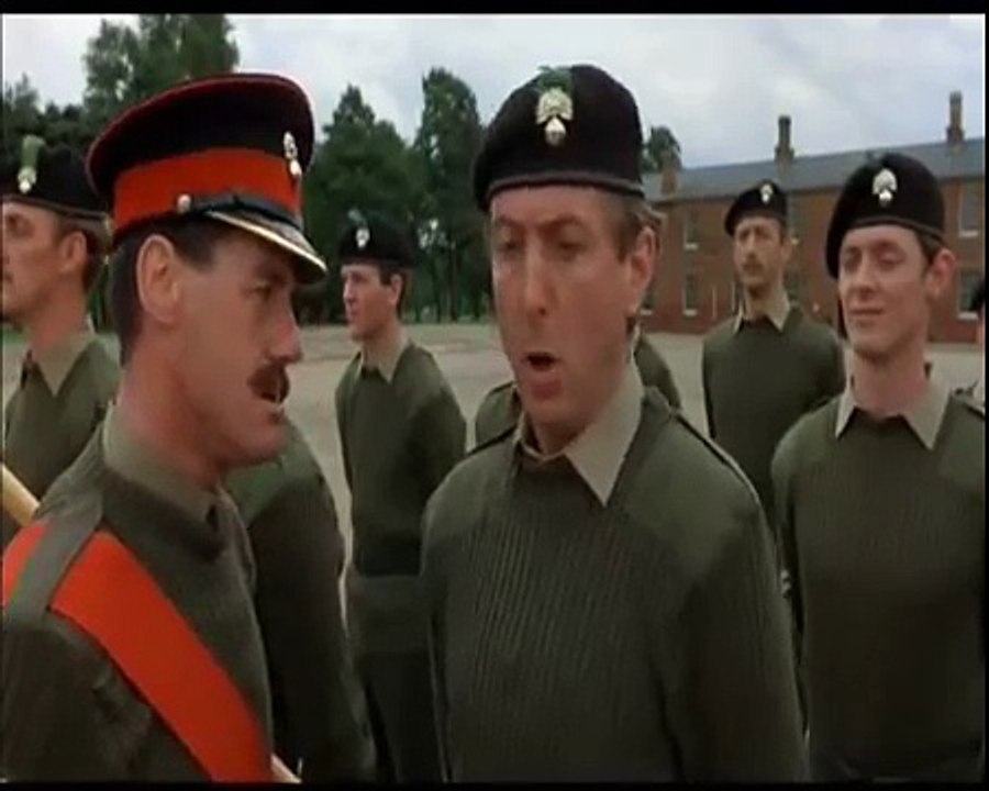 El Sentido de la Vida Monty Python escena ejército