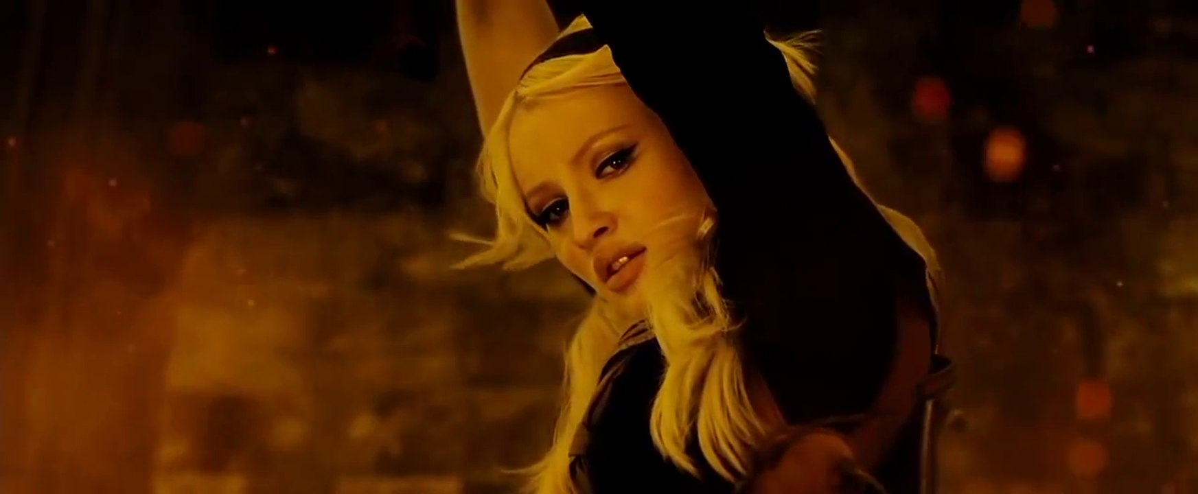 Emily Browning - Sweet Dreams (Sucker Punch Dragon scene)