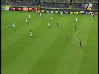 صراع محمد صلاح مع لاعبي اشبيليه