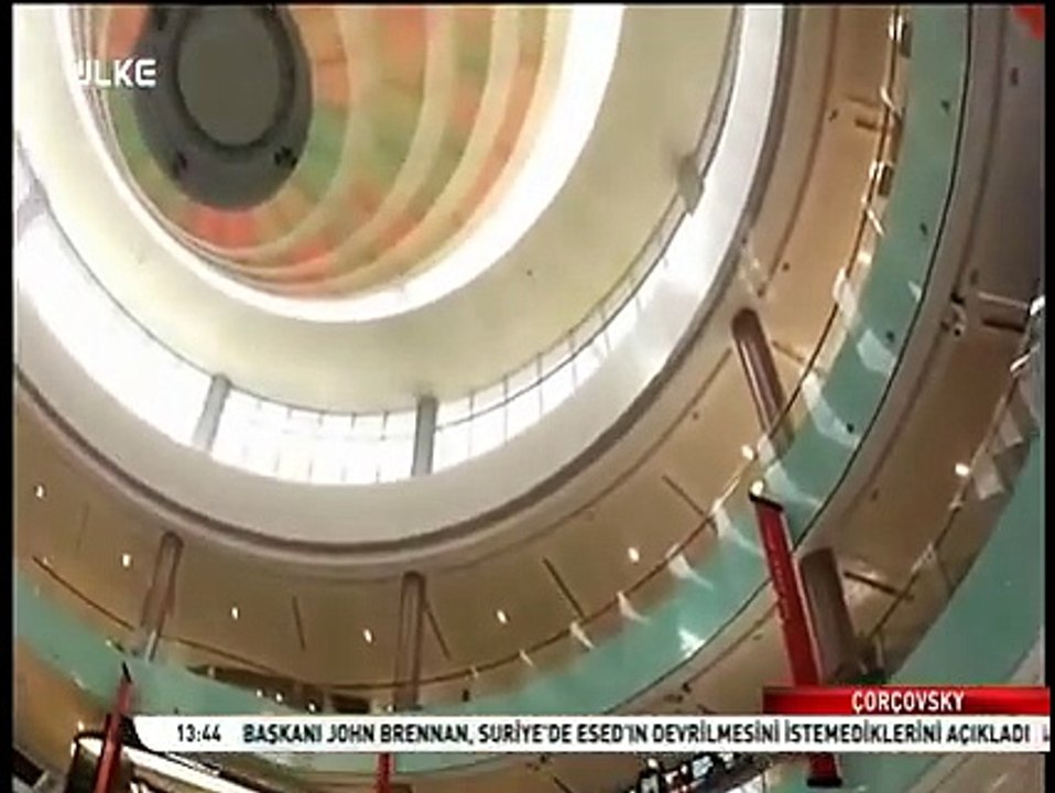 İlk kez ezan sesi duyan Amerikalı küçük kızın tepkisi