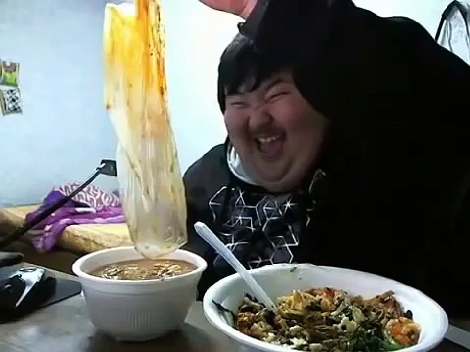 coréen super content de manger